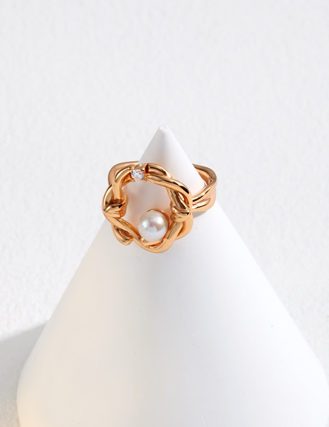 Pearl Currents