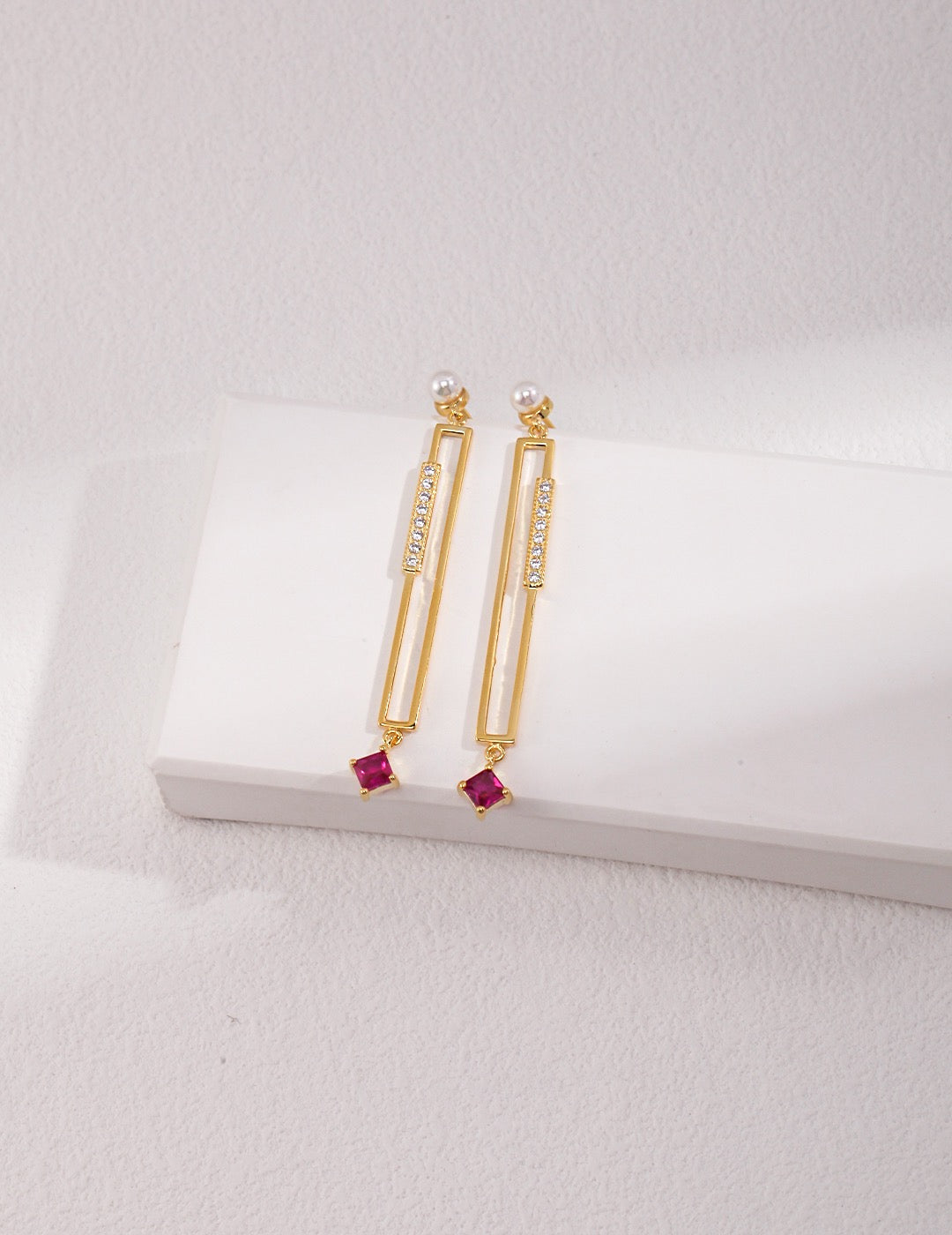 Linear Luxe