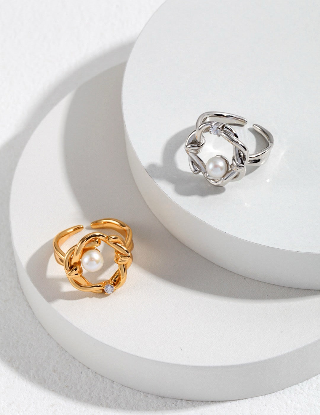 Pearl Currents